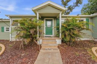 4BR4BA Tampa Retreat Game Room & Patio - 7