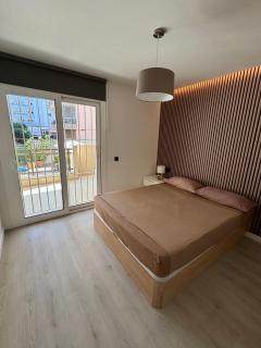 TuristMar - Amplio Apartamento en Salou con piscina, a 2 minutos de la Playa - 1