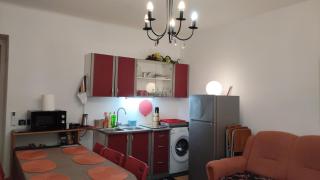 Big Apartman - Center Split - 5