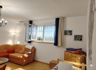 Big Apartman - Center Split - 8
