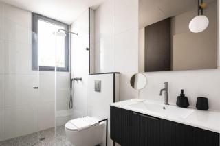 Executive 2BR Balcony - Diz Center - MAMAD - D80 - 2