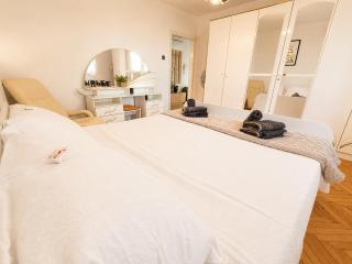 Luna Center Apartment - 2 Balconies & 3 AC - 2