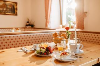 Gasthof-Metzgerei-Pension Schierlitz - 9