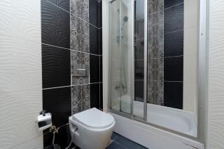 Spacious 1 Bedroom Bospohurs View Apartment with 2 Beds - 3