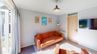 19 Strawberry Hill, Tolroy Manor - 5