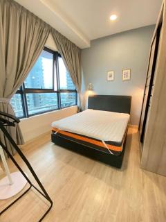 2 bed rooms Modern Cozy Apartment with City View - 6