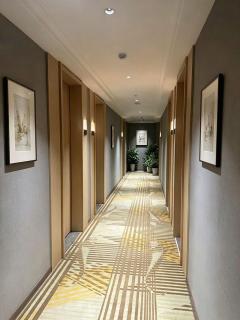 Royal Palace Garden Hotel - 8