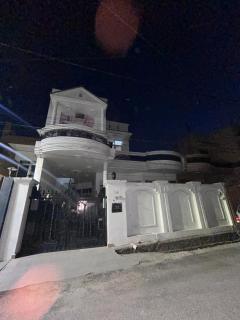 Stay Royal Imperial - 8
