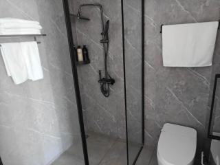 Royal Palace Garden Hotel - 2