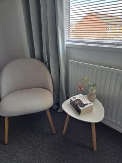 Modern 2-Bedroom Home Sleeps 6 with Parking & Garden - 4