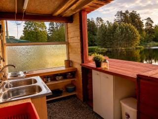 Peaceful Nature Cottage near Talsi with Hot Tub, Sauna & Pond, Camping Ives - 3