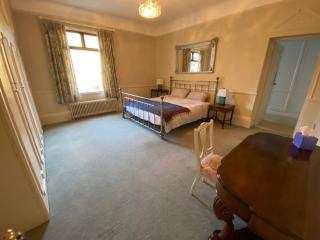 Coastal family home, sea views, indoor pool - 3