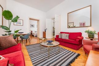 Central 2-bedroom with quiet courtyard view - 7