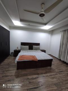 Fully Furnished 1 Bed Appartment - 7