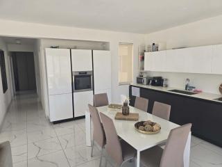 Renata's Three bedrooms Penthouse with Sea view - 7