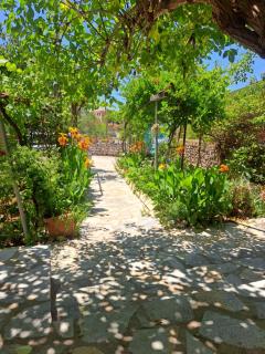Dea's Garden home - 8