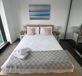Stylish Family Home Level 37 - 6