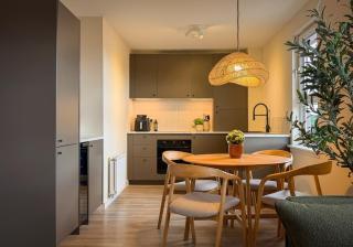 Stunning 2 Bed, 2 Bath flat with Parking, between Glasgow and Loch Lomond - 3