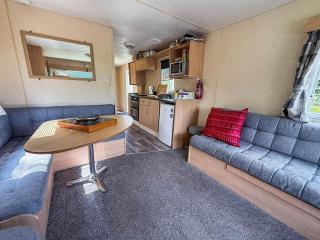 Cosy Dog Friendly Caravan, Near To Great Yarmouth In Norfolk Ref 10029Rp - 7