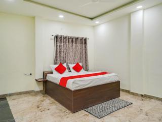 HOTEL O M J HEIGHTS - 8