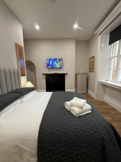 Super Luxurious Hillsborough Serviced Apartments - 3