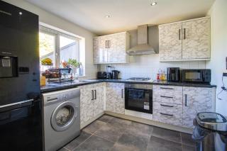 Entire Home-Sleeps 5 Netflix Parking Blackpool 25m - 4