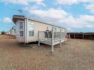 6 Berth Caravan Nearby Hunstanton Beach Front In Norfolk Ref 13019L - 9