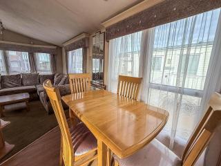 6 Berth Caravan Nearby Hunstanton Beach Front In Norfolk Ref 13019L - 3