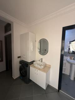 Stylish 2-Bedroom Appartement Near Anza Beach - 9