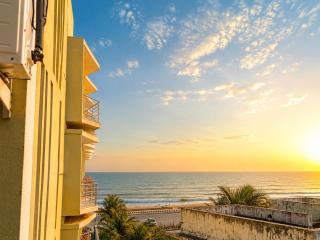 SEA VIEW - SWIMMING POOL LUXUARY THE BS PURI - Near Seabeach and Shree Jagannath Temple , Fully Air Condationed Rooms ,Wifi , Lift , Restaurant & Parking , Near Hotel Mannat Palace , BEST HOTEL IN PURI BEACH - 7