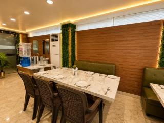 SEA VIEW - SWIMMING POOL LUXUARY THE BS PURI - Near Seabeach and Shree Jagannath Temple , Fully Air Condationed Rooms ,Wifi , Lift , Restaurant & Parking , Near Hotel Mannat Palace , BEST HOTEL IN PURI BEACH - 3
