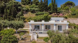 Thomas & Elena Holiday House - 4