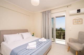 Thomas & Elena Holiday House - 3