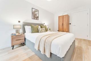 Central 1BR Birmingham Apt with Balcony - 0