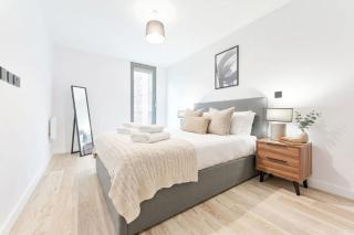 Central 1BR Birmingham Apt with Balcony - 3