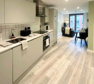 Central 1BR Birmingham Apt with Balcony - 1
