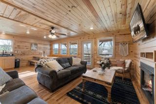 5 Cabins for Groups - Sleeps 54, Hot Tubs - 3