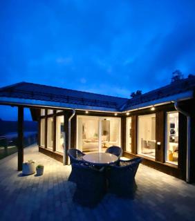 Hytte med basseng og jacuzzi med nydelig utsikt - 8