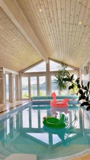 Hytte med basseng og jacuzzi med nydelig utsikt - 2