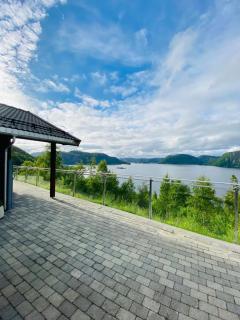 Hytte med basseng og jacuzzi med nydelig utsikt - 1