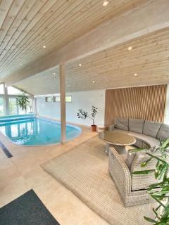 Hytte med basseng og jacuzzi med nydelig utsikt - 8