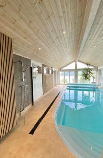 Hytte med basseng og jacuzzi med nydelig utsikt - 5