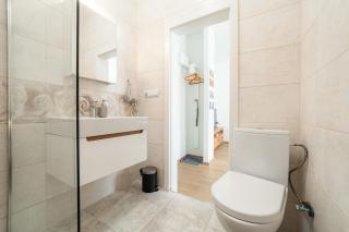 Old Town 1BR Apt near Main Square - 5