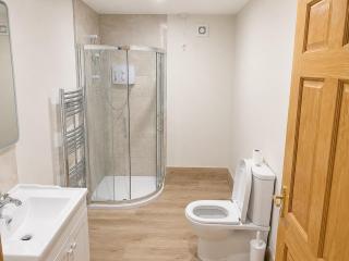 Modern Stay in the Heart of Thurles Room1 Shared Apt - 6