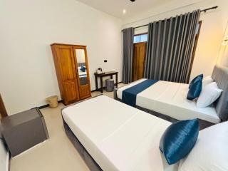 Cozy Bay Hotel - 2