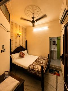 Whereabout Hostel Udaipur - 4