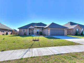 Excellent new home in wonderful neighborhood - 4