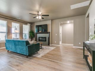 Beautiful 4 bed2 bath home in Norman! - 2