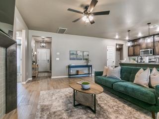 Beautiful 4 bed2 bath home in Norman! - 1