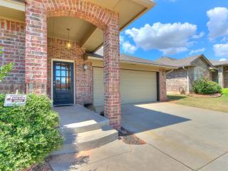 Inviting and Updated Home with a Storm Shelter! - 5
